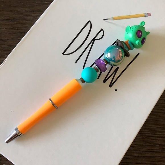 Disney Doorables: Star Wars: Greedo handmade beaded pen - Picture 2 of 3